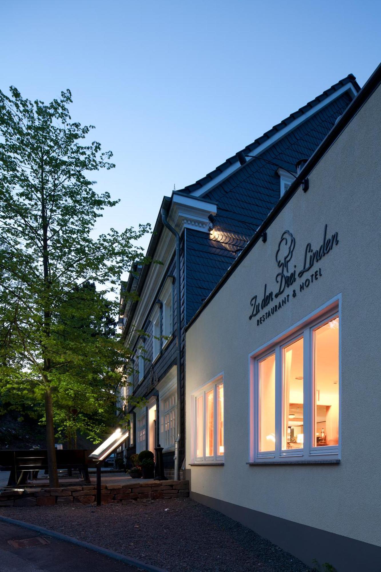 Zu Den Drei Linden Hotel Wermelskirchen Exterior foto