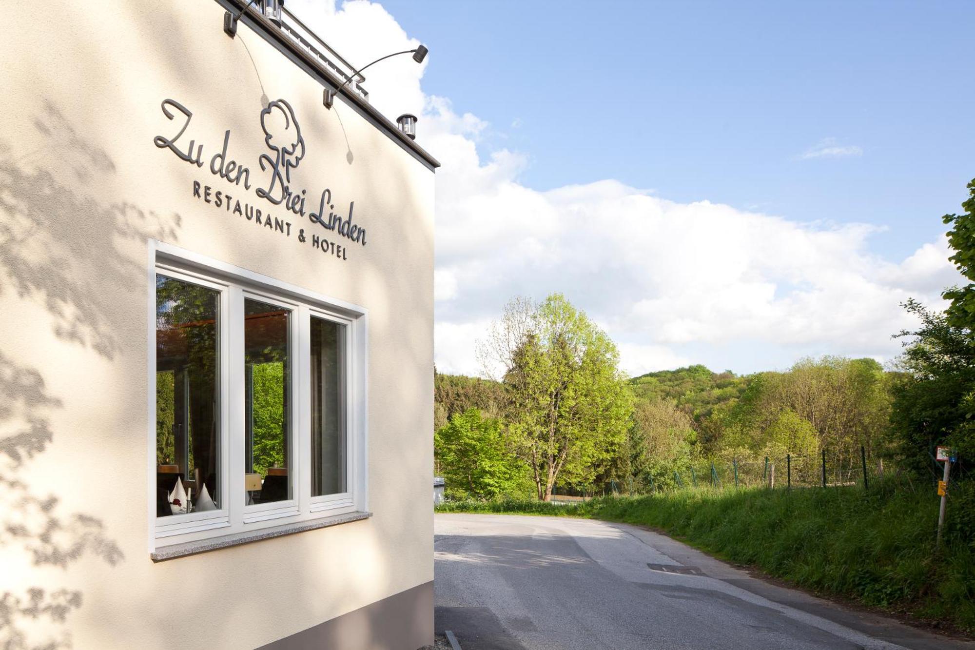Zu Den Drei Linden Hotel Wermelskirchen Exterior foto