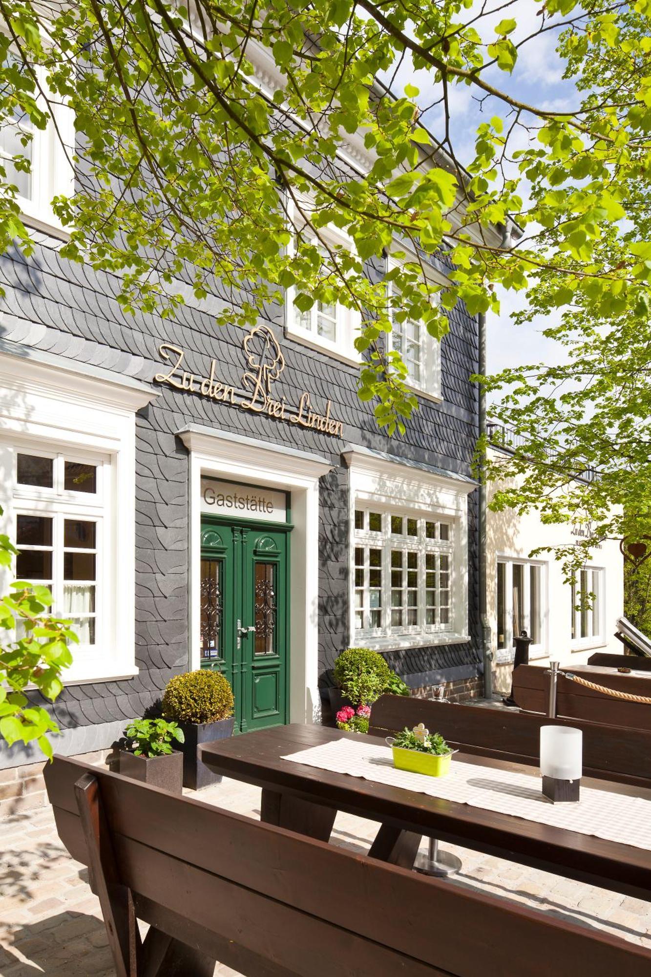 Zu Den Drei Linden Hotel Wermelskirchen Exterior foto