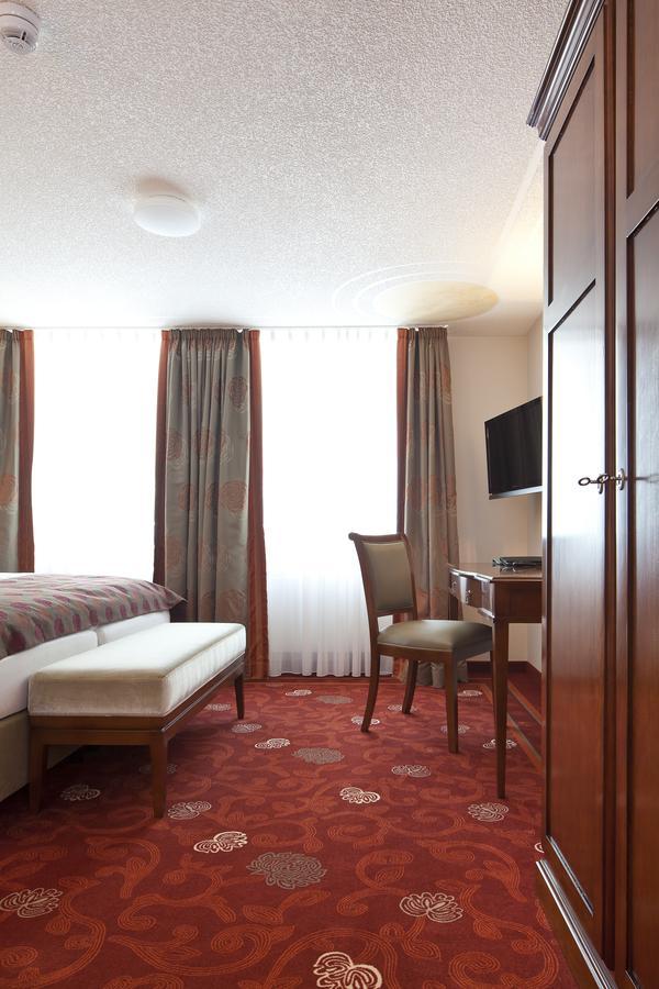 Zu Den Drei Linden Hotel Wermelskirchen Quarto foto